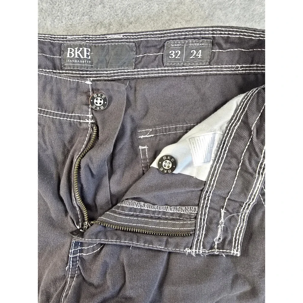 BKE Chase Standard Fit Cargo Shorts Mens 32 Gray Contrast Stitch Utility Y2K